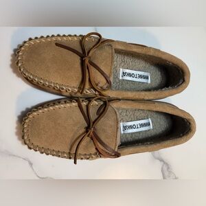 Minnetonka Men's size 8 Lined Hardsole Slipper/Moccasins Tan Brown Suede